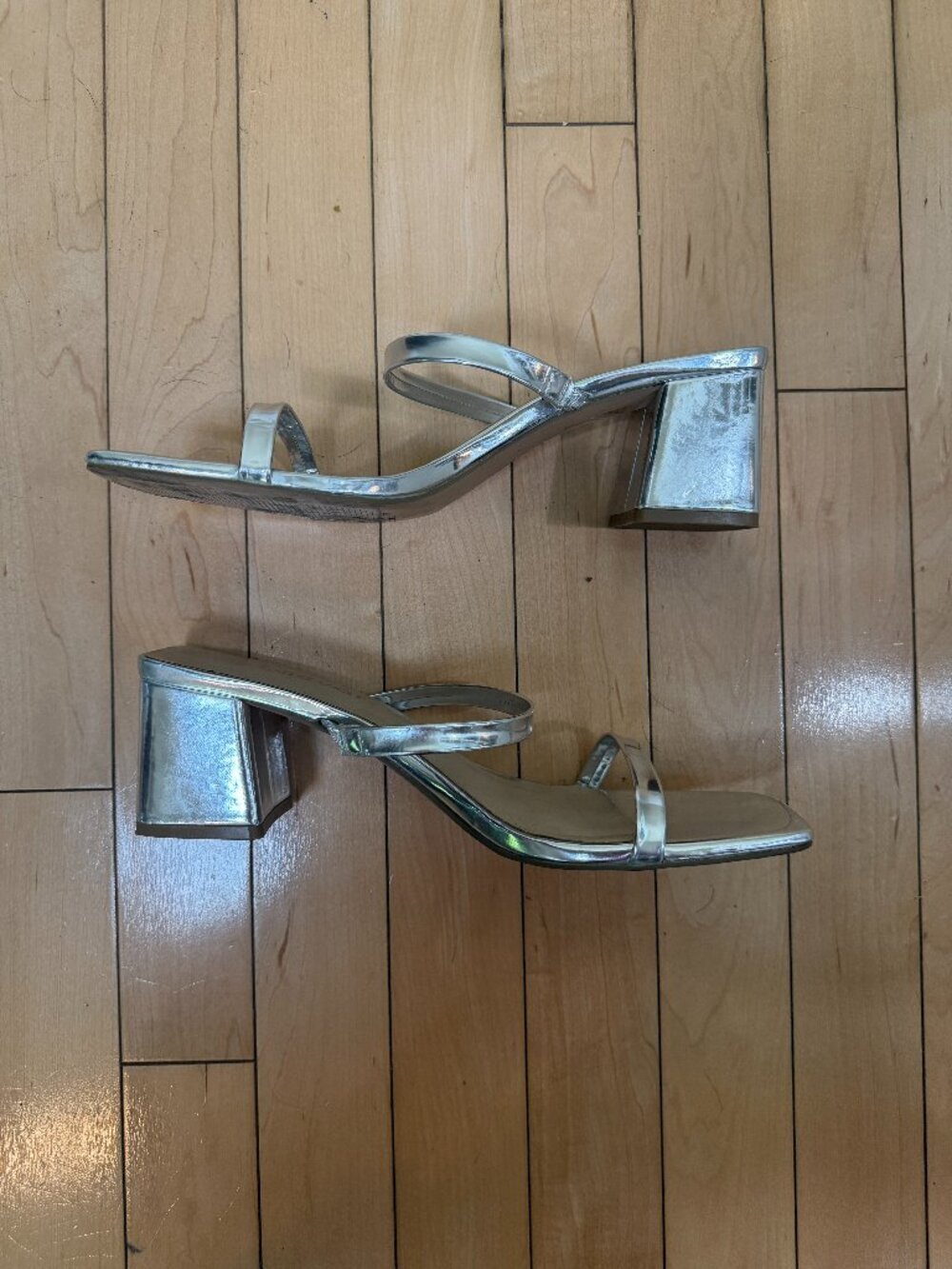 Leevar Shiny Silver Patent Strappy Block Heel Sandals Size 8.5